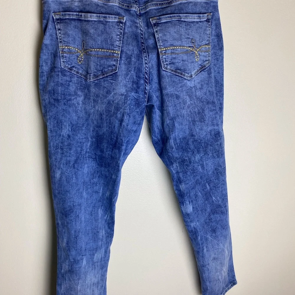 Denizen women Levi Skinny distressed stone wash jeans sz 11/w30. - Picture 3 of 8